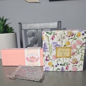 Gardino dei Fiori Floral Soap Set With Dish And  Pink Rosewater Drawer Liner Set